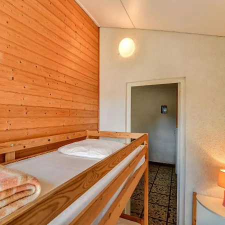 Gite In A Holiday Park With Swimming Pool Сasa de vacaciones