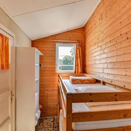 Gite In A Holiday Park With Swimming Pool Сasa de vacaciones Saint-Savinien
