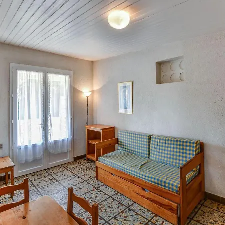 Сasa de vacaciones Gite In A Holiday Park With Swimming Pool Saint-Savinien